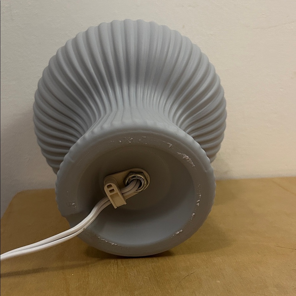 Soft Texture Ribbed / Stripe Effect Table Lamp - Picture 3 of 8